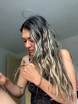 Im-Lola online show from 04/02/26, 01:40