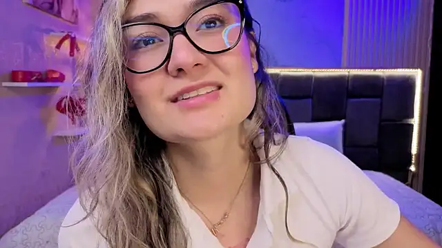 Im-Lola online show from 11/15/25, 08:02