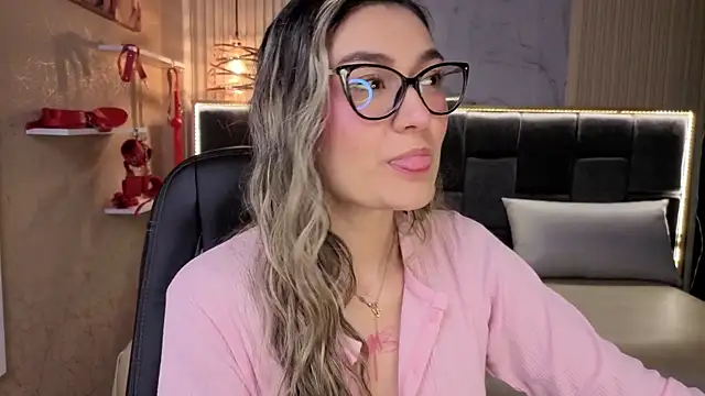 Im-Lola online show from 12/03/25, 07:57