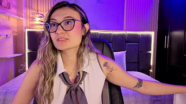 Im-Lola online show from 11/07/25, 09:30