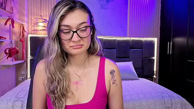 Im-Lola online show from 11/09/25, 04:38