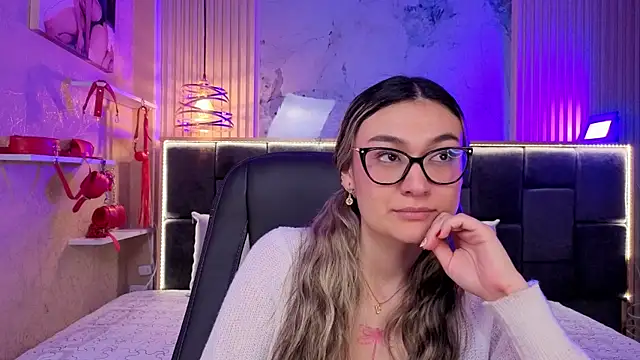 Im-Lola online show from 12/20/25, 08:33