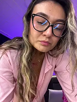 Im-Lola online show from 12/13/25, 08:04