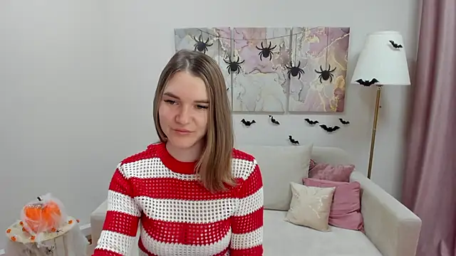 Snapshot of AriaAmaren chatting on 10/31/25, 11:55 AriaAmaren online show from 10/31/25, 11:55