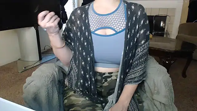 Snapshot of Skyl31 chatting on 10/29/25, 08:52 Skyl31 online show from 10/29/25, 08:52