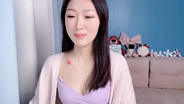 Snapshot of ella55-- chatting on 03/01/26, 01:05 ella55-- online show from 03/01/26, 01:05