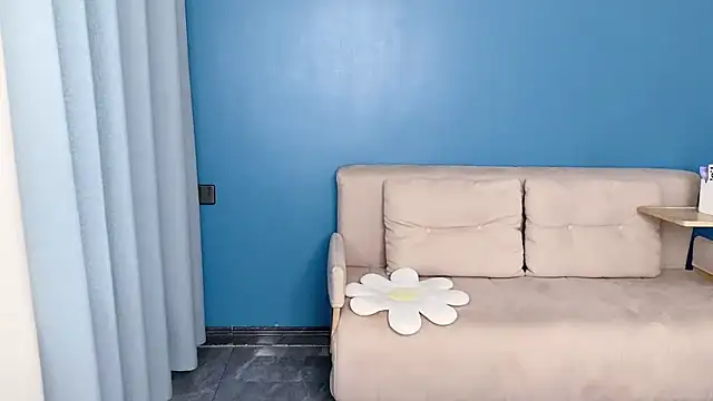 ella55-- online show from 06/15/26, 02:01