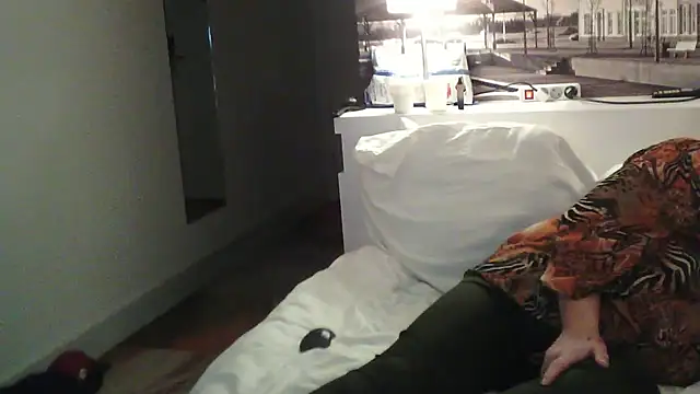 Sylviastar46 online show from 12/17/25, 05:51