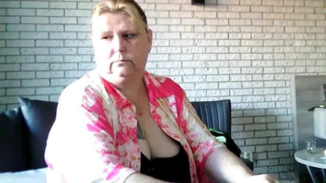 Sylviastar46 online show from 04/14/26, 08:41