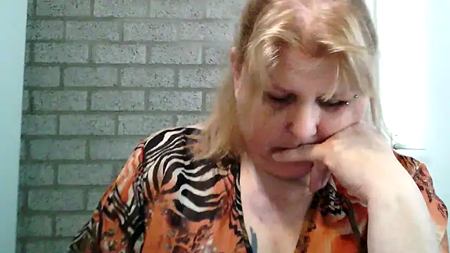 Sylviastar46 online show from 03/05/26, 10:01