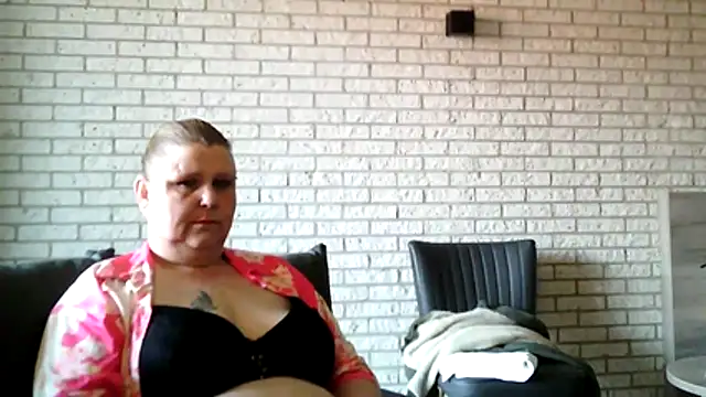 Sylviastar46 online show from 04/05/26, 09:16