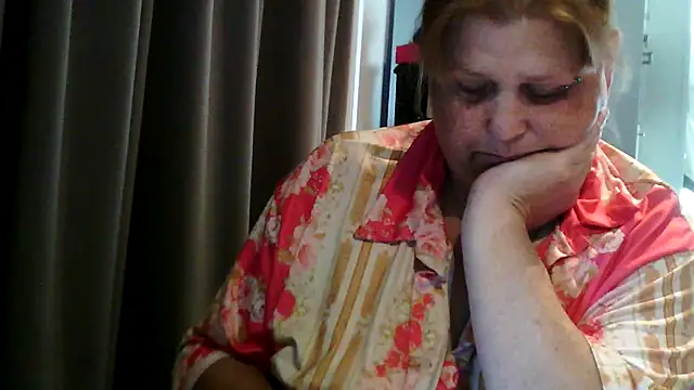 Sylviastar46 online show from 06/03/26, 09:32