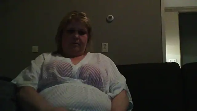 Snapshot of Sylviastar46 chatting on 02/04/26, 09:10 Sylviastar46 online show from 02/04/26, 09:10