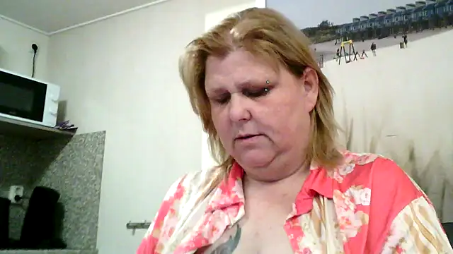 Sylviastar46 online show from 03/17/26, 08:56