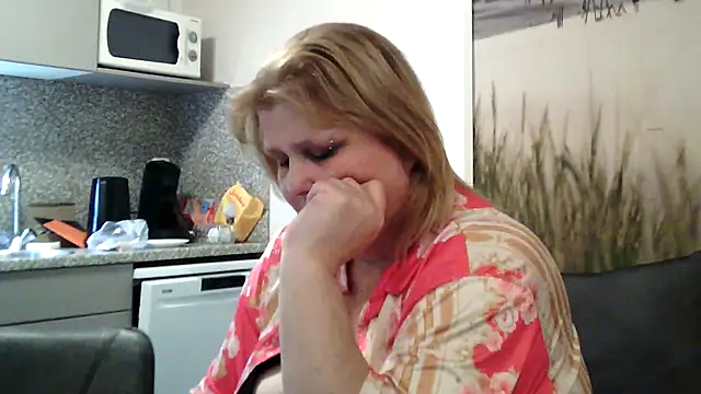 Sylviastar46 online show from 04/02/26, 07:26