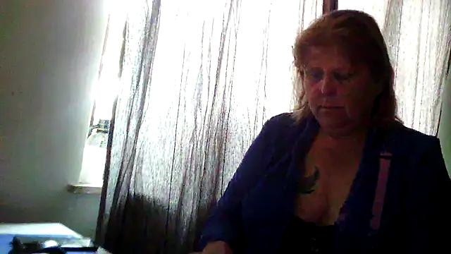Snapshot of Sylviastar46 chatting on 06/08/26, 08:59 Sylviastar46 online show from 06/08/26, 08:59