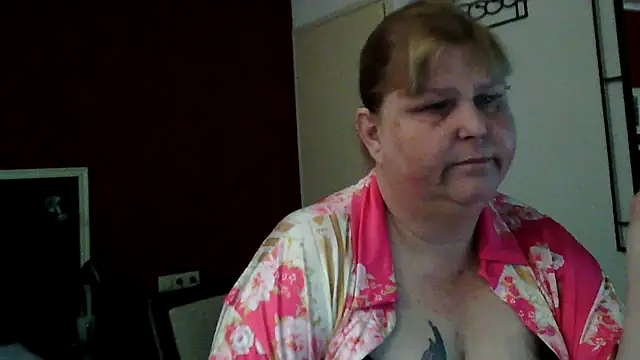 Sylviastar46 online show from 05/19/26, 08:10