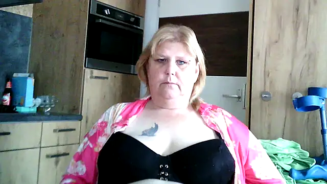 Sylviastar46 online show from 03/25/26, 09:19