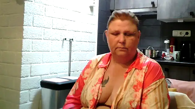 Sylviastar46 online show from 05/08/26, 02:10