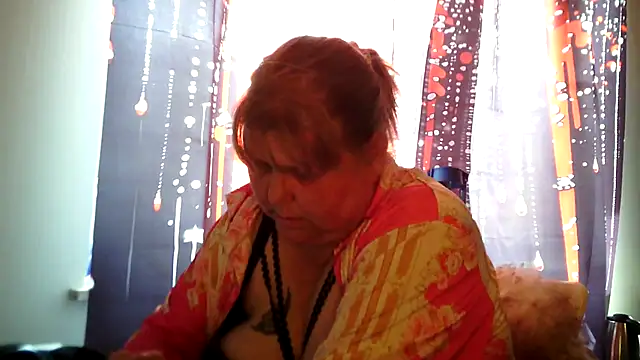 Snapshot of Sylviastar46 chatting on 06/29/26, 10:15 Sylviastar46 online show from 06/29/26, 10:15