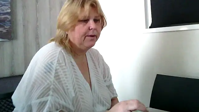 Sylviastar46 online show from 03/28/26, 08:48