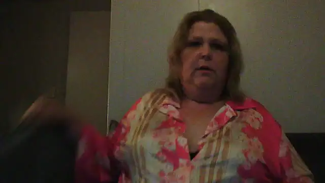 Snapshot of Sylviastar46 chatting on 02/23/26, 06:08 Sylviastar46 online show from 02/23/26, 06:08