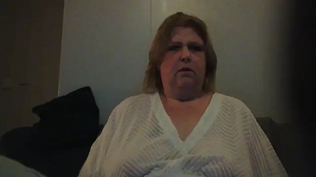 Snapshot of Sylviastar46 chatting on 02/21/26, 09:17 Sylviastar46 online show from 02/21/26, 09:17