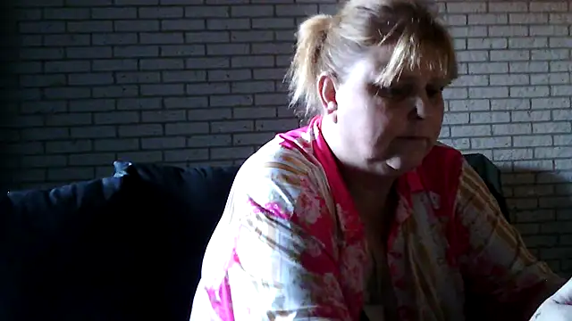 Sylviastar46 online show from 04/07/26, 07:10