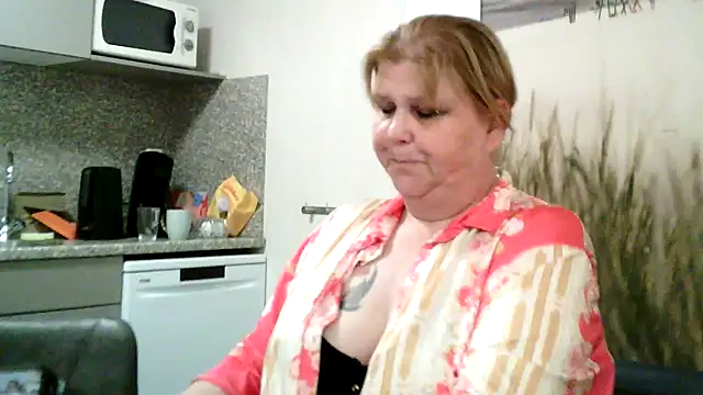 Sylviastar46 online show from 04/02/26, 07:31