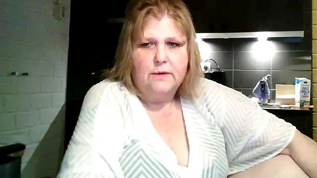 Sylviastar46 online show from 03/09/26, 06:44
