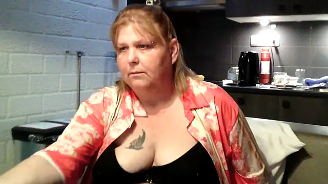 Sylviastar46 online show from 05/06/26, 06:01