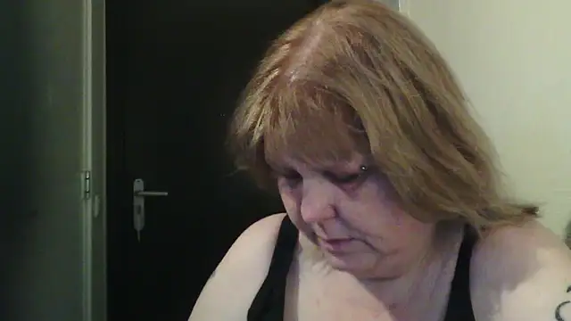 Snapshot of Sylviastar46 chatting on 02/19/26, 07:49 Sylviastar46 online show from 02/19/26, 07:49