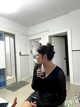 xiaojingzi66 online show from 12/16/25, 10:14