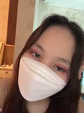 Snapshot of Ariana-a chatting on 10/30/25, 12:31 Ariana-a online show from 10/30/25, 12:31