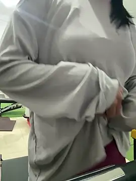 Snapshot of trinhvutrinh chatting on 12/14/25, 12:22 trinhvutrinh online show from 12/14/25, 12:22