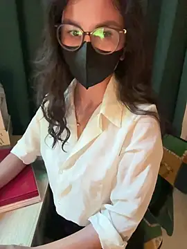 Snapshot of trinhvutrinh chatting on 11/13/25, 07:56 trinhvutrinh online show from 11/13/25, 07:56