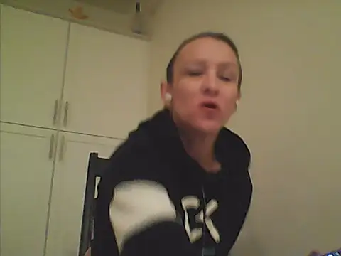 Karebearz1 online show from 04/06/26, 12:39