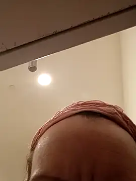 Karebearz1 online show from 11/28/25, 08:20