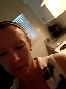 Karebearz1 online show from 03/18/26, 03:35