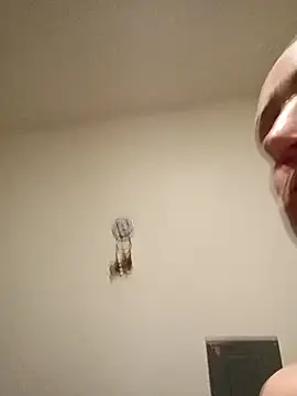 Karebearz1 online show from 11/12/25, 04:38