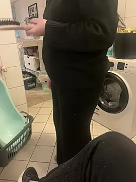 Teeny-Slut18 online show from 05/06/26, 05:00