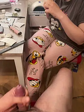 Teeny-Slut18 online show from 06/07/26, 11:15