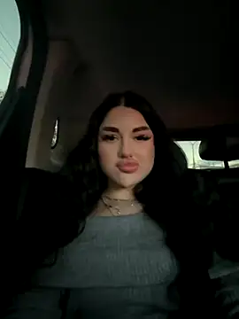 Snapshot of babygirllilly chatting on 10/29/25, 02:16 babygirllilly online show from 10/29/25, 02:16