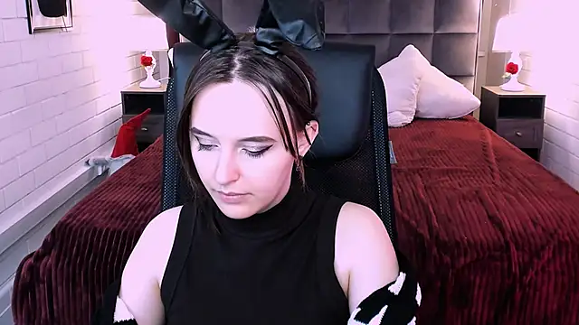 IreneBailey online show from 11/23/25, 09:19