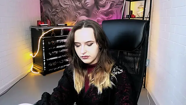 IreneBailey online show from 11/08/25, 09:13