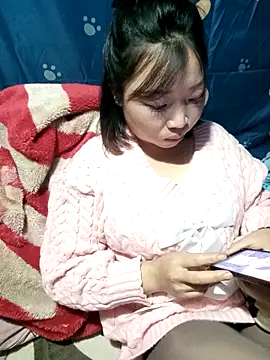 julybe online show from 11/21/25, 03:11