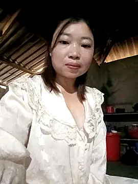 julybe online show from 03/12/26, 04:29