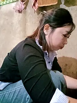 julybe online show from 12/01/25, 02:01