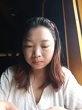 Snapshot of julybe chatting on 07/16/26, 07:16 julybe online show from 07/16/26, 07:16