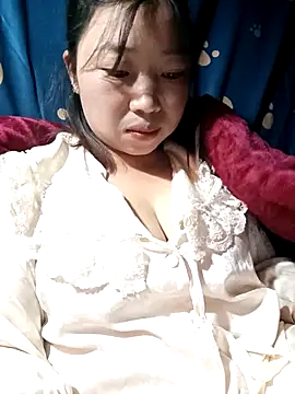 julybe online show from 12/17/25, 03:50